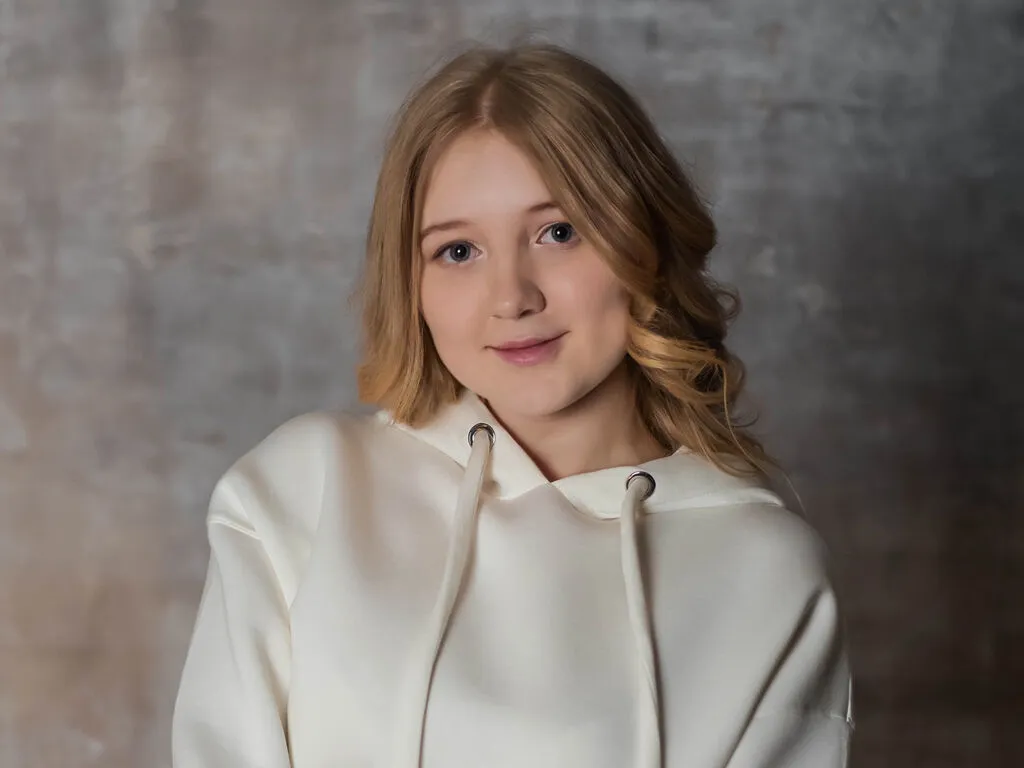 AlicePilgrim live now