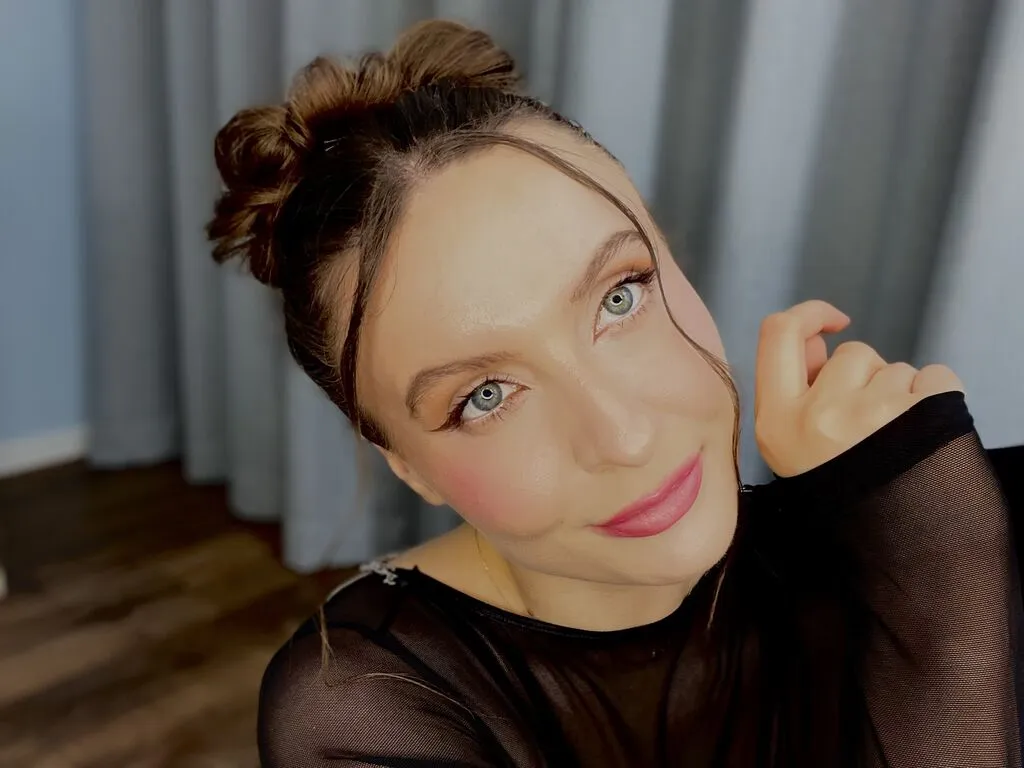 AmelieSkylar live now