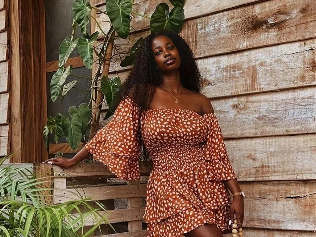 LuluWilde live now