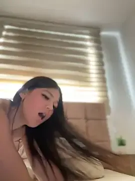 Alyshanon18 Image 4
