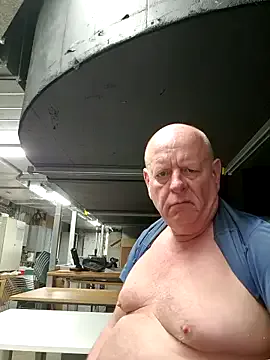 andrejoyfull64 live now