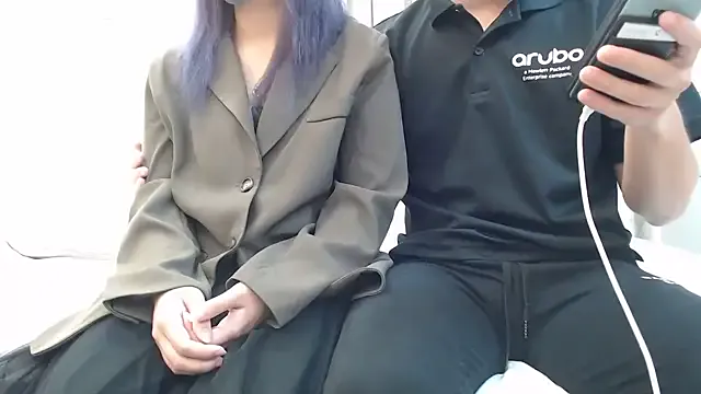 BROsister live now