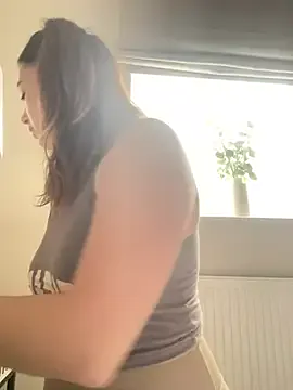 Brunette_Milf_MayaX Image 2