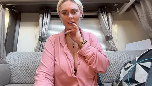 BustySwingingSlut Image 18