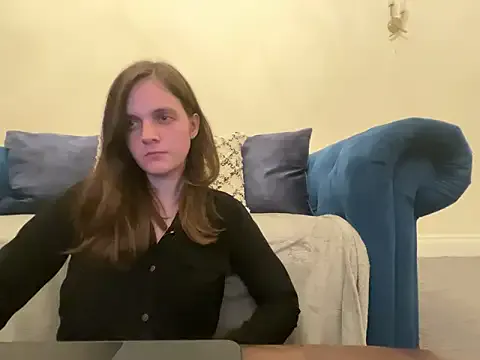 EllieDay live now