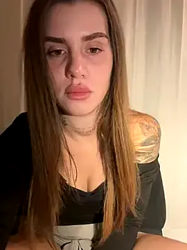 EmiliaCatalina Image 7