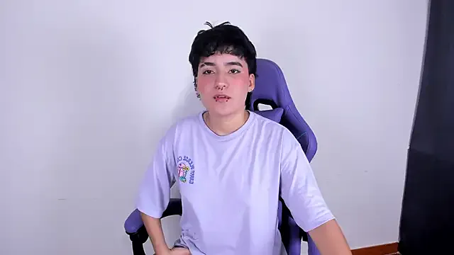 emma_cute7 live now