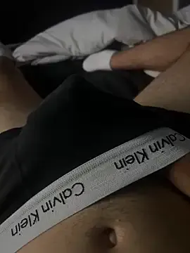 h0rnyguy001 live now