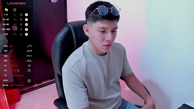 JamesCr_ live now