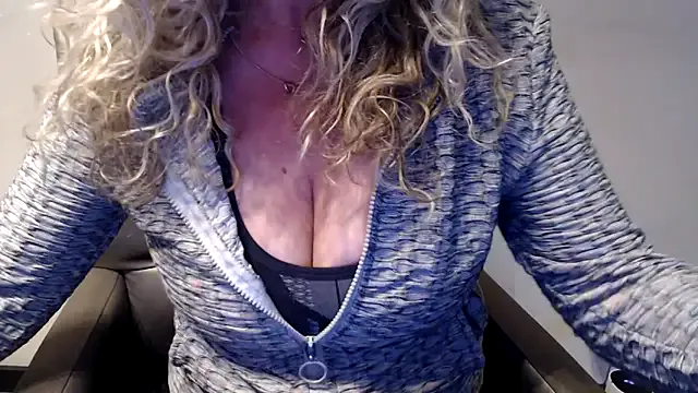 JenniLowen live now