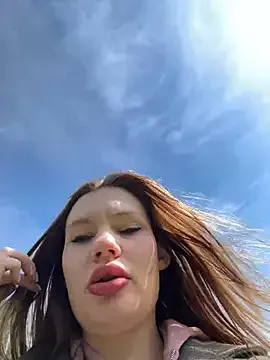 justmilaa live now
