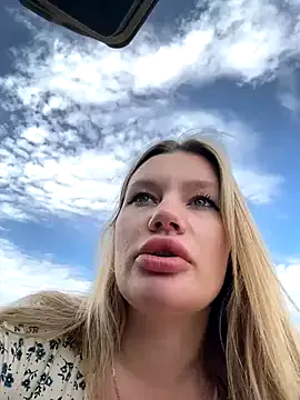 justmilaa Image 18