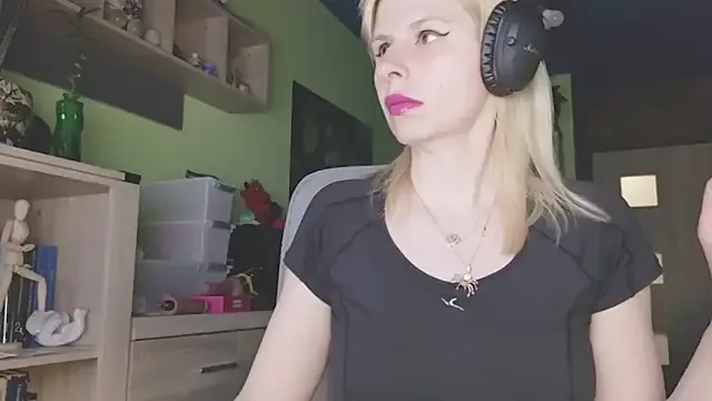 karmija live now