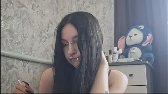 KrissyHiott live now