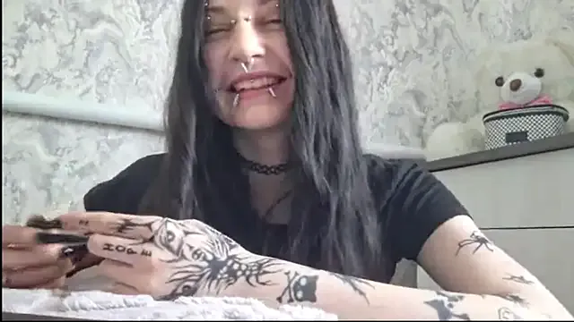 KrissyHiott Image 3