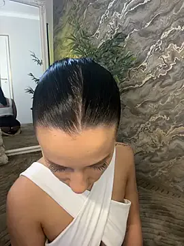 KrystalJade live now