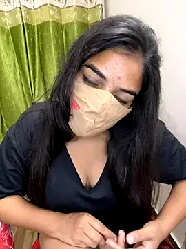 Little_toy_girl live now