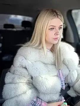 Love_Bri live now