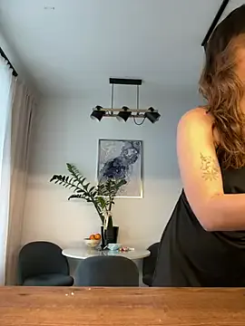 MariiD live now