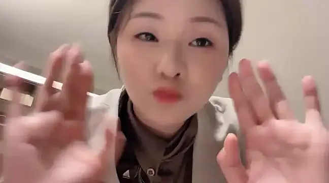 Mia-77 live now