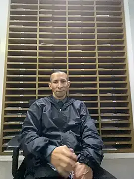michael_close26 live now