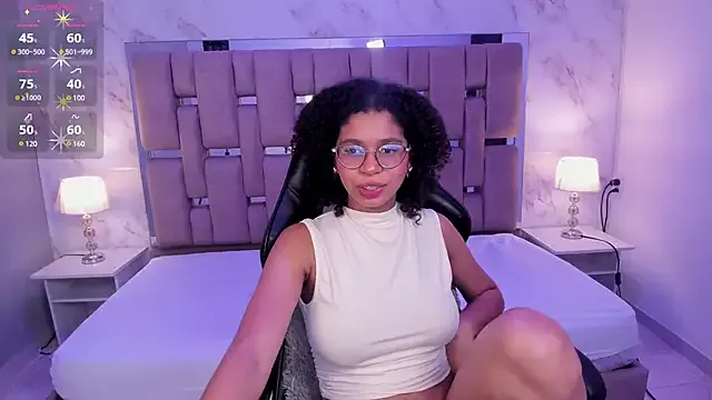MilaHall_ live now