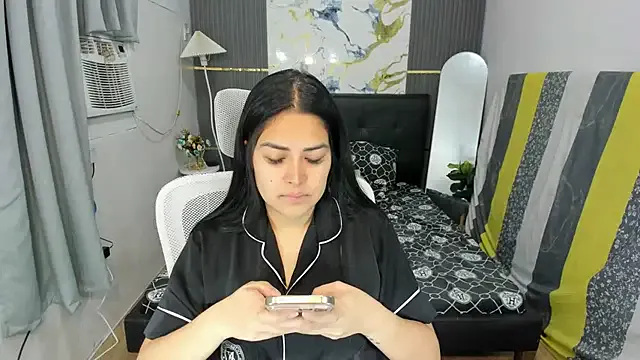 MissAndersonHoly live now