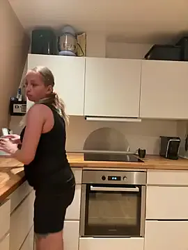 Mrs_Mr_007 live now