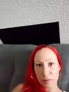 Nadinedk live now