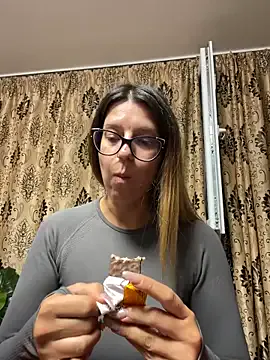 NadiraNoor Image 13
