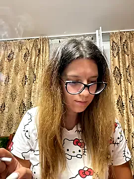 NadiraNoor Image 6