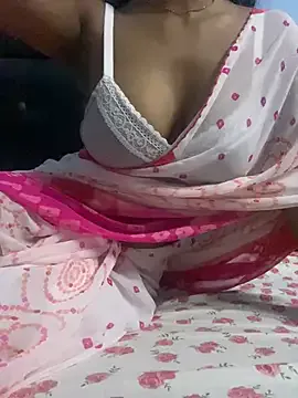 naughtysaraaa live now