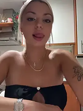 Noeliagglow live now