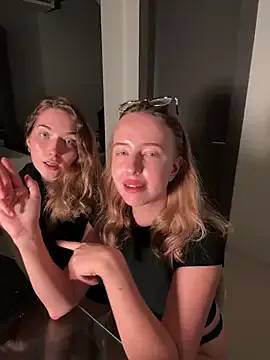 Nura_n_Sarah live now