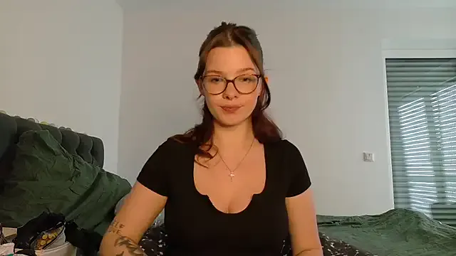 RoxiBlack live now