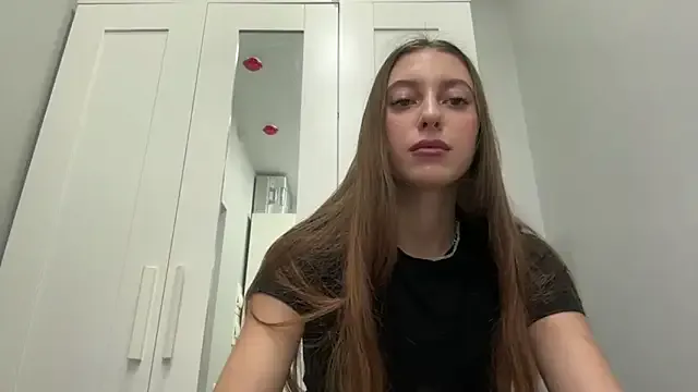 selena_favn live now