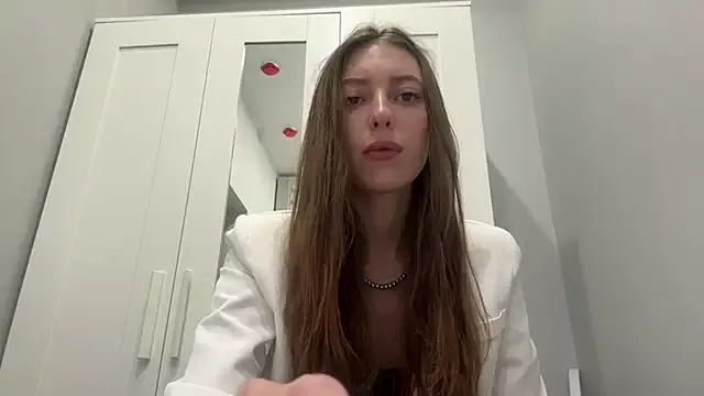 selena_favn Image 4