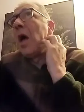 Soloyan live now