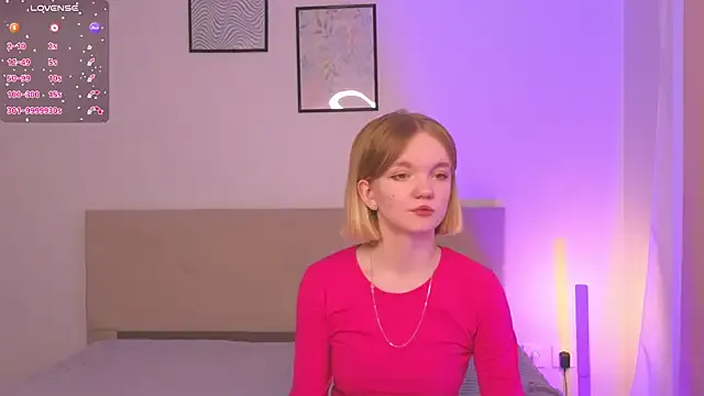 StellaBunny live now