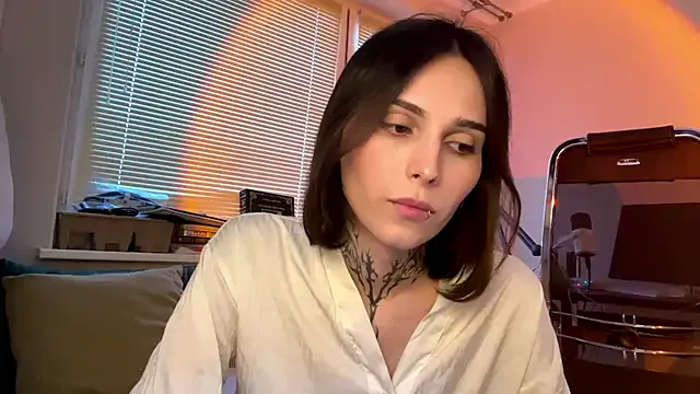 SweetFemBoyy live now
