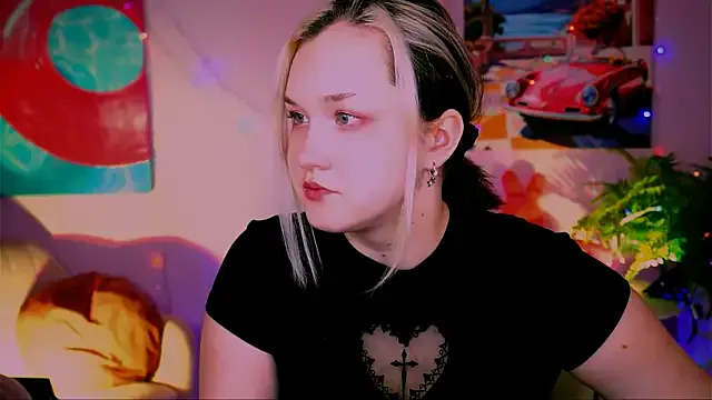 ViolettWoods live now