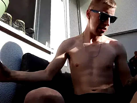 W3rtzuio live now