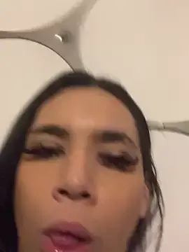 YourBabyLis live now